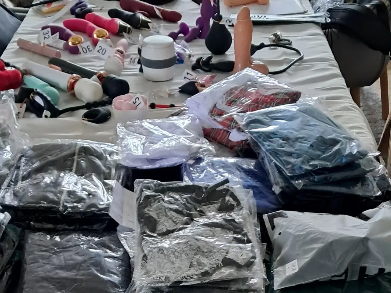 Billede 4 - Voksen legetøj, lingeri m.m