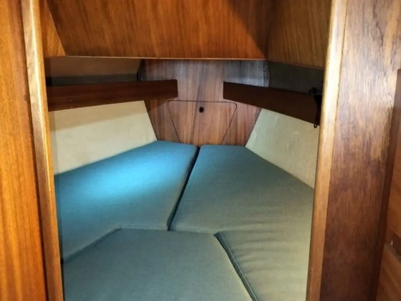 Billede 12 - Motor sejler med stor agter kahyt. Compass 31.