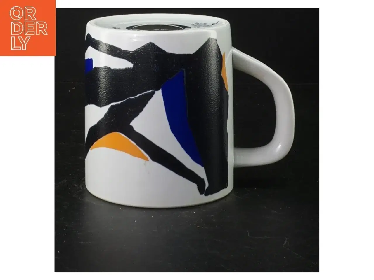 Billede 2 - Krus med abstrakt design 1982 fra Royal Copenhagen (str. H 12 cm)