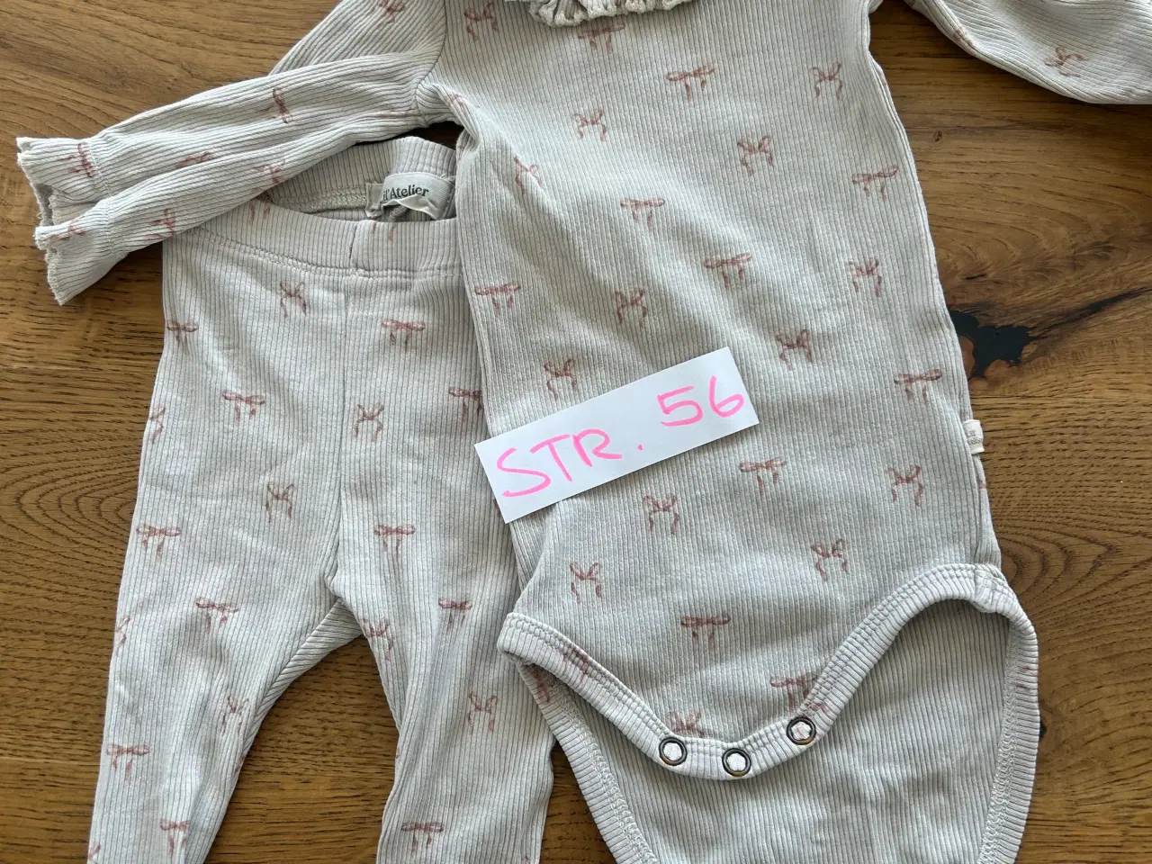 Billede 7 - Babytøj til pige str 56