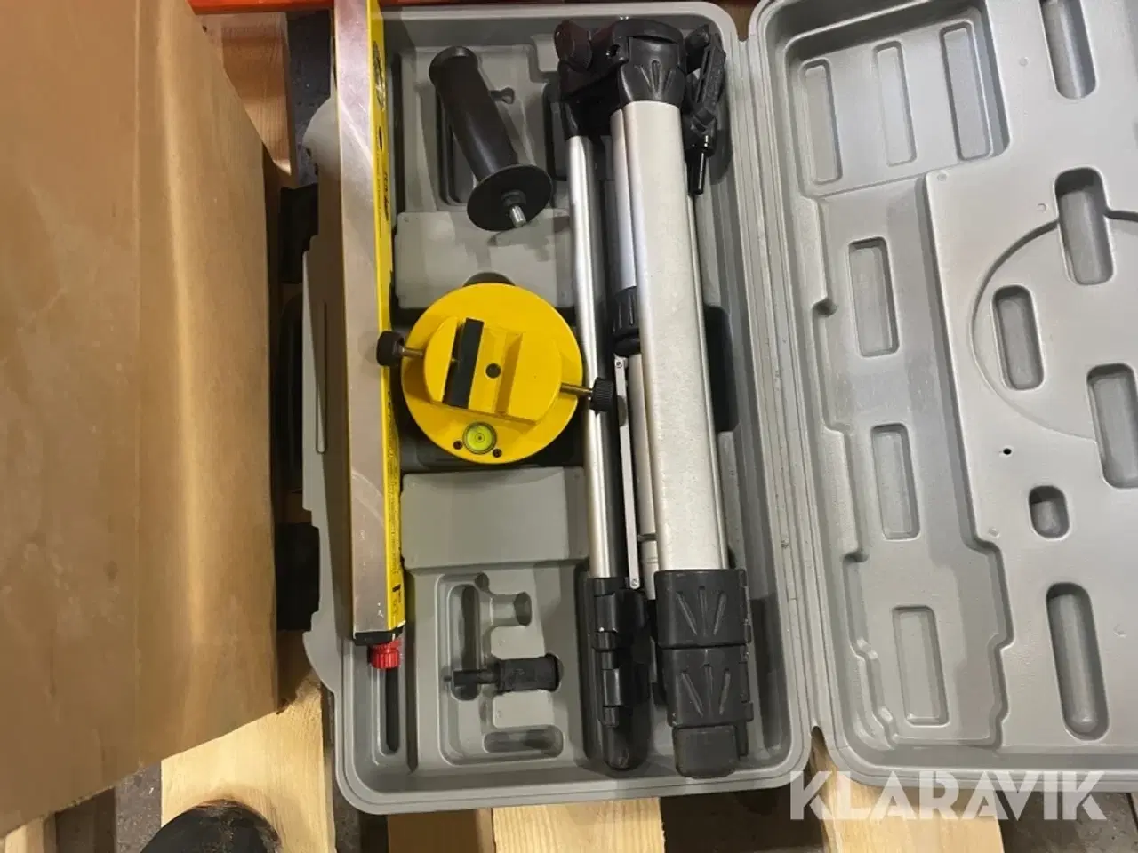 Billede 4 - Stort Lot af diverse udstyr - lamper, rotationslaser, kværn