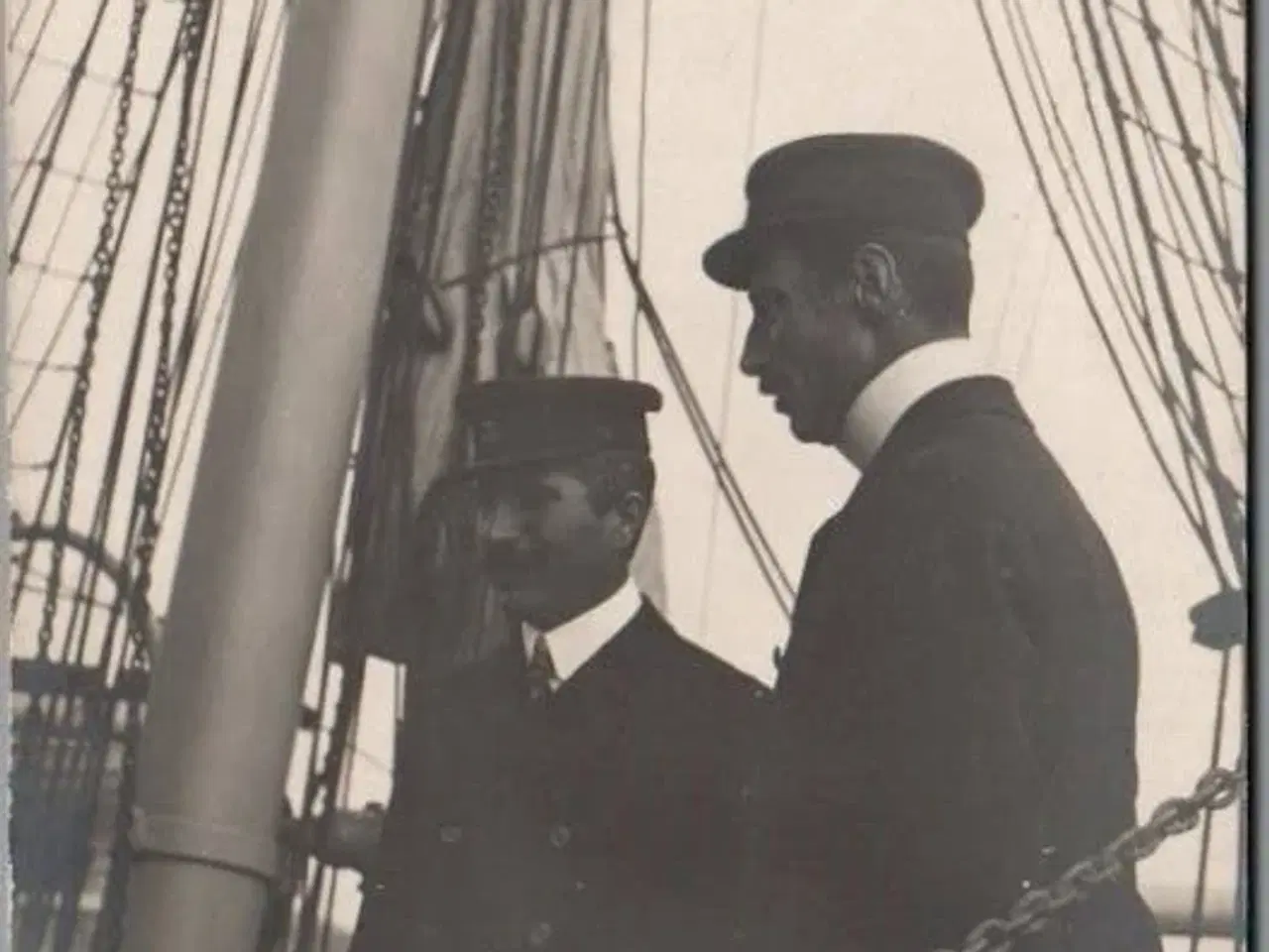 Billede 1 - Kongelige familie på besøg på Georg Stage i Aarhus 1922 - 8 Kort - Sælges samlet - E. Monsrud