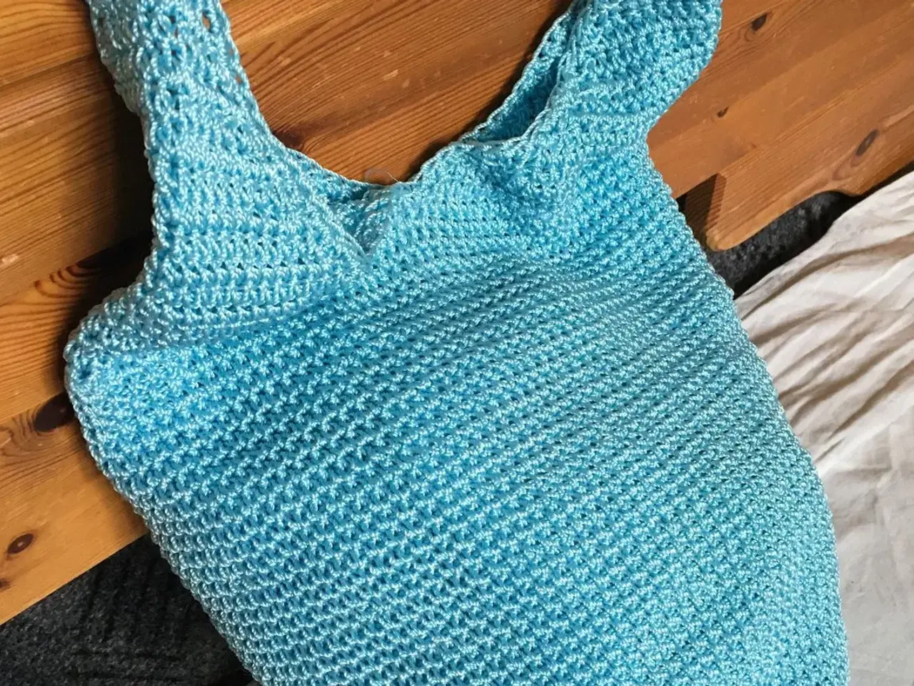Billede 1 - Sød blå hæklet taske