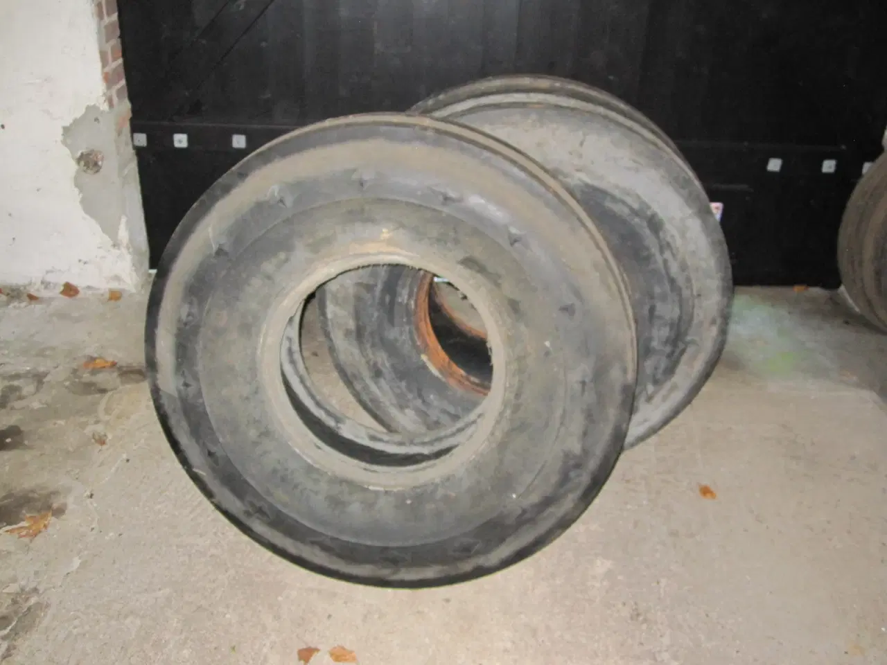 Billede 1 - 2 dæk 11,00 X 16"