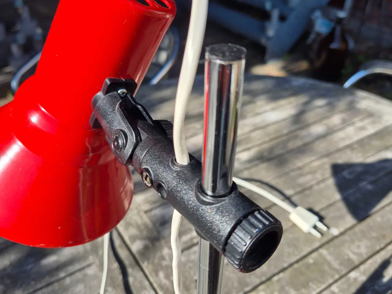 Billede 5 - Rød bordlampe i god stand