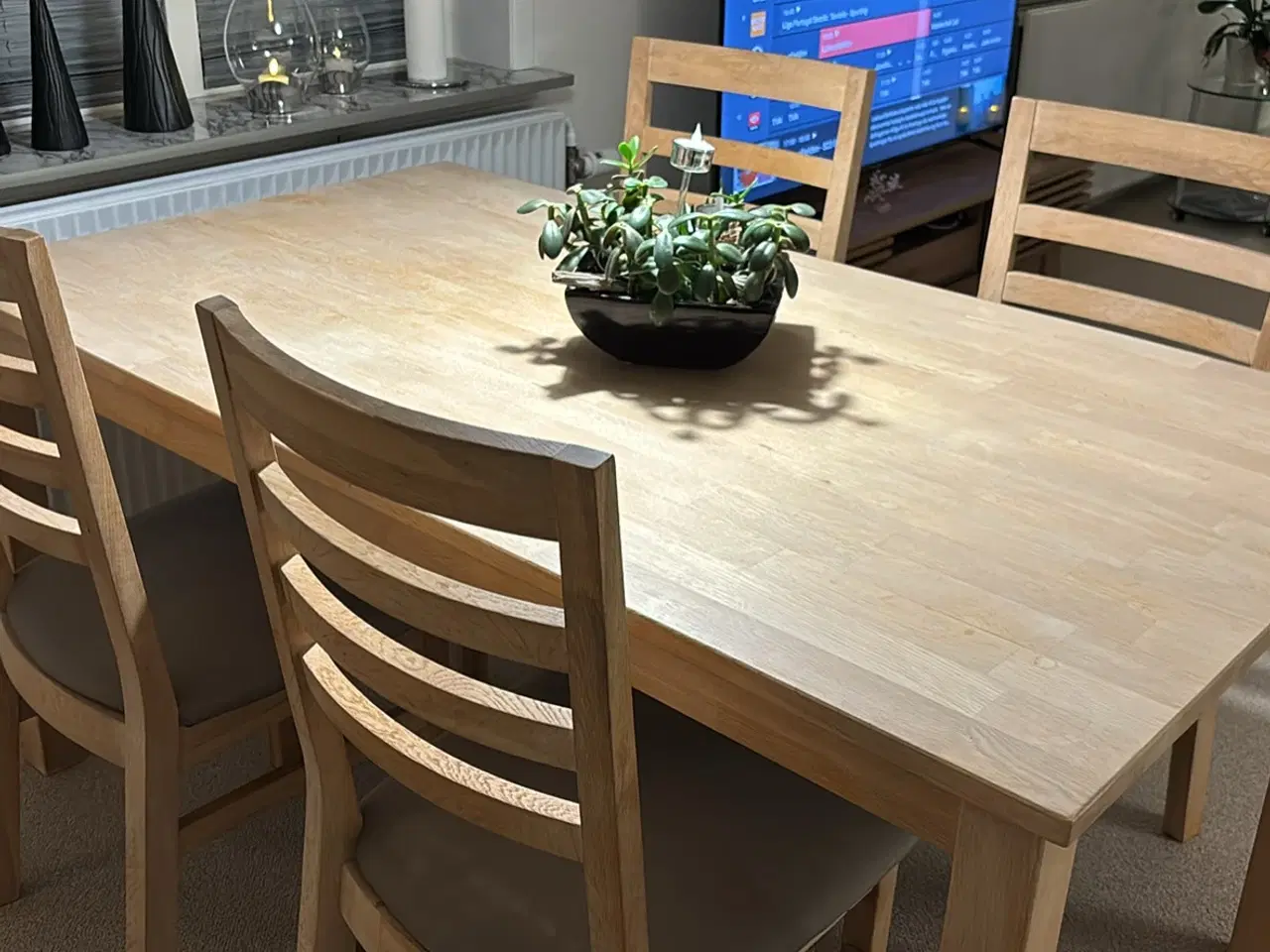 Billede 2 - Spisebord i egetræ m. 6 stole