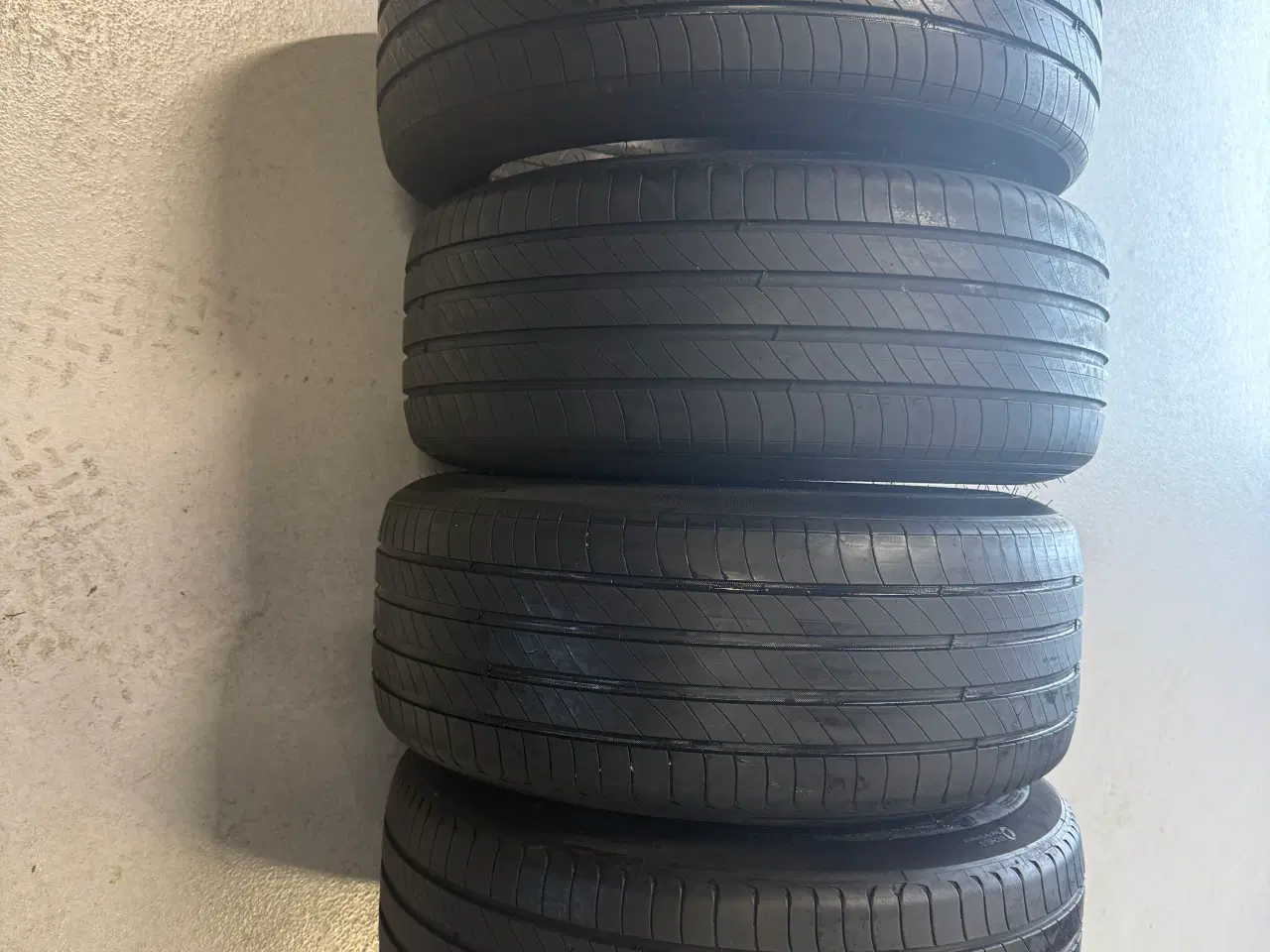 Billede 1 - Michelin e primacy T2 235/45 18 98v