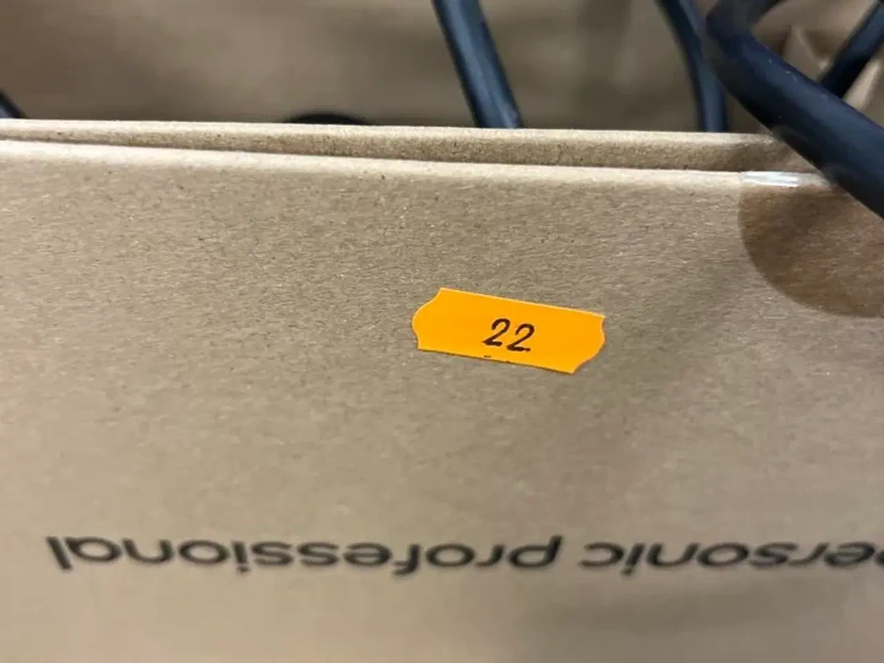 Billede 7 - 2 Stk. Hårtørrer DYSON +  Hårtrimmer PANASONIC  + Tilbehør