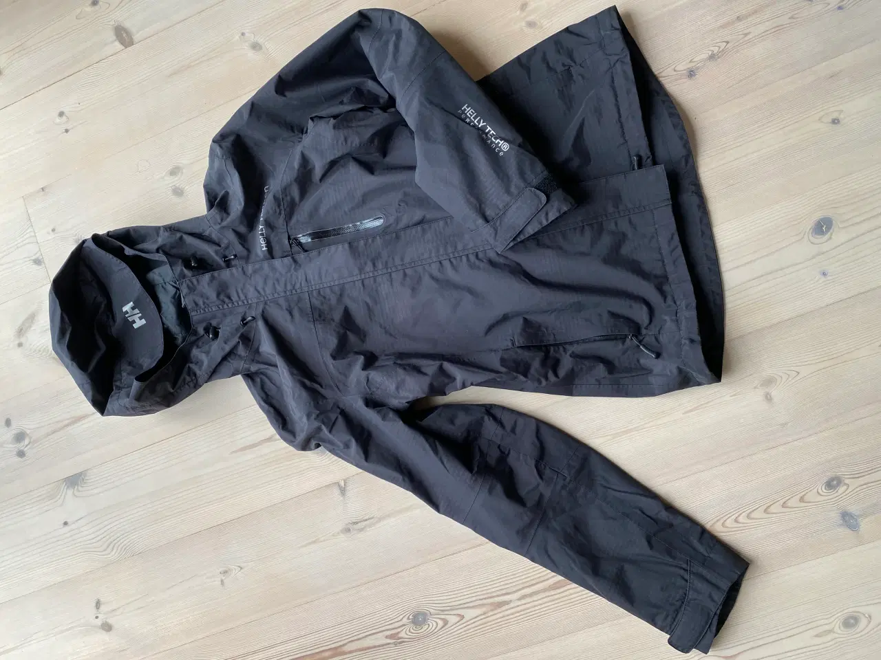 Billede 1 - Helly Hansen regnjakke