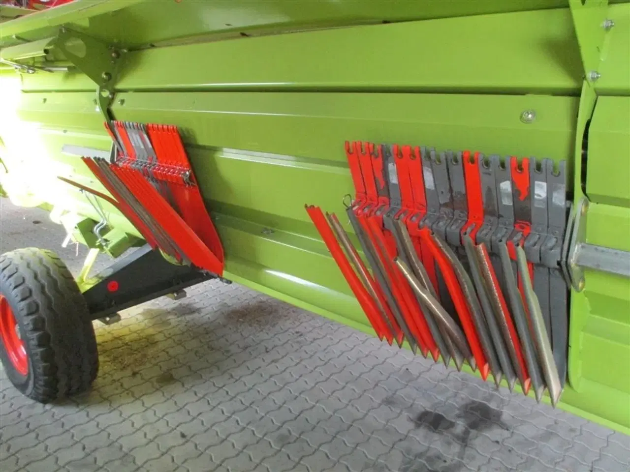 Billede 15 - CLAAS V1200 med rapsudstyr og vogn