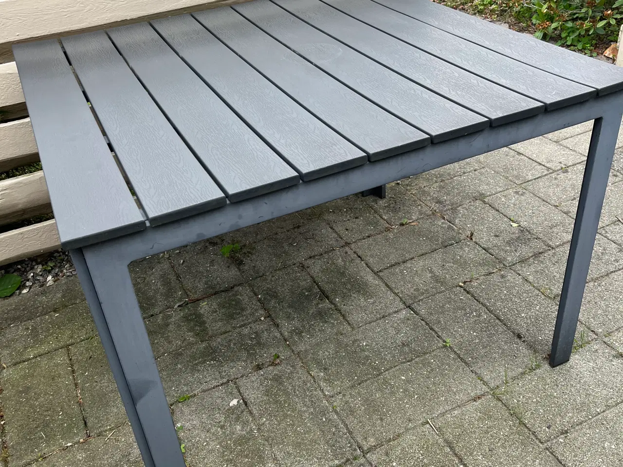 Billede 1 -  Vedligeholdelses fri havebord 100x100