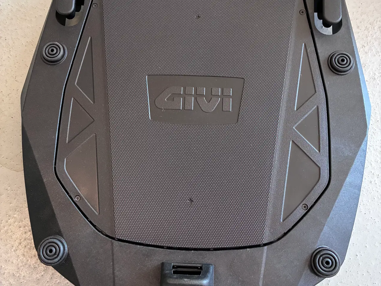 Billede 4 - Mc topbox  GIVI weightless 901 med montage plade