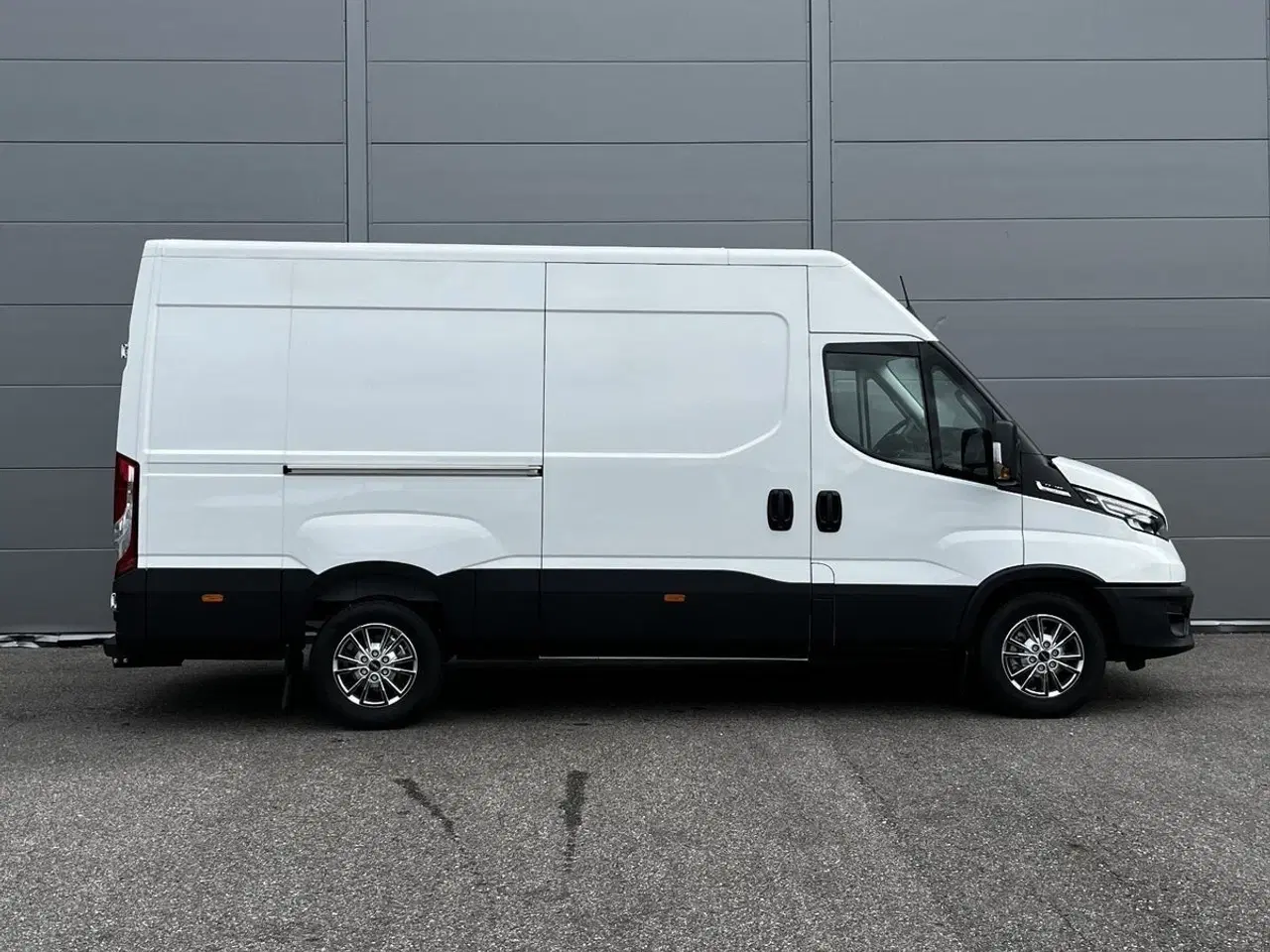 Billede 9 - Iveco Daily 3,0 35S18 12m³ Van AG8