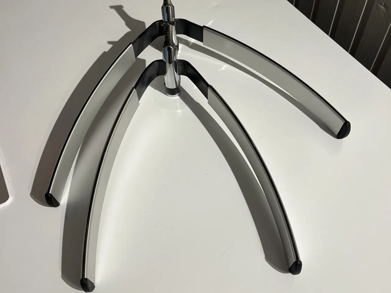 Billede 2 - Vogels Sakse tv-ophæng