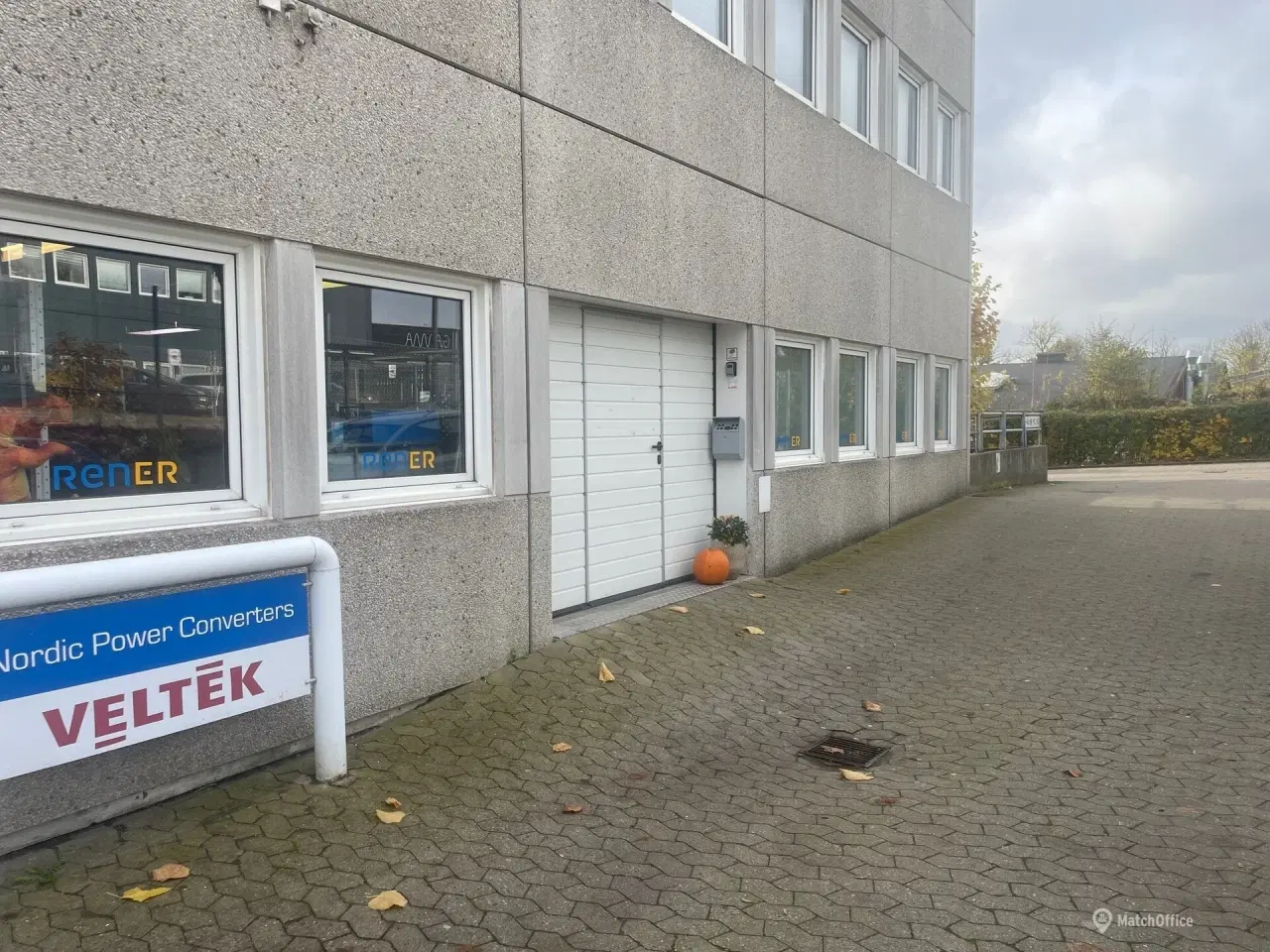 Billede 1 - Lager med kontor