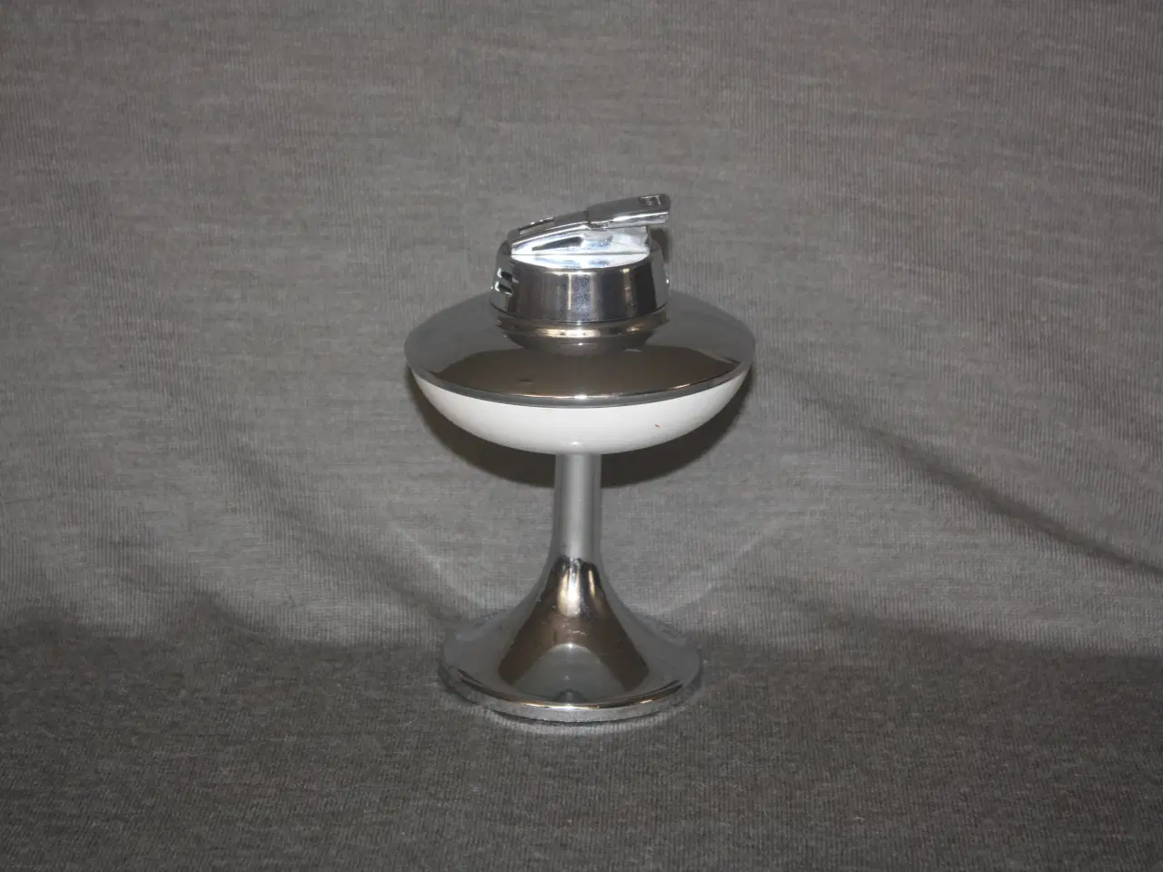 Billede 1 - Angus Electronics Age UFO lighter / bordlighter 