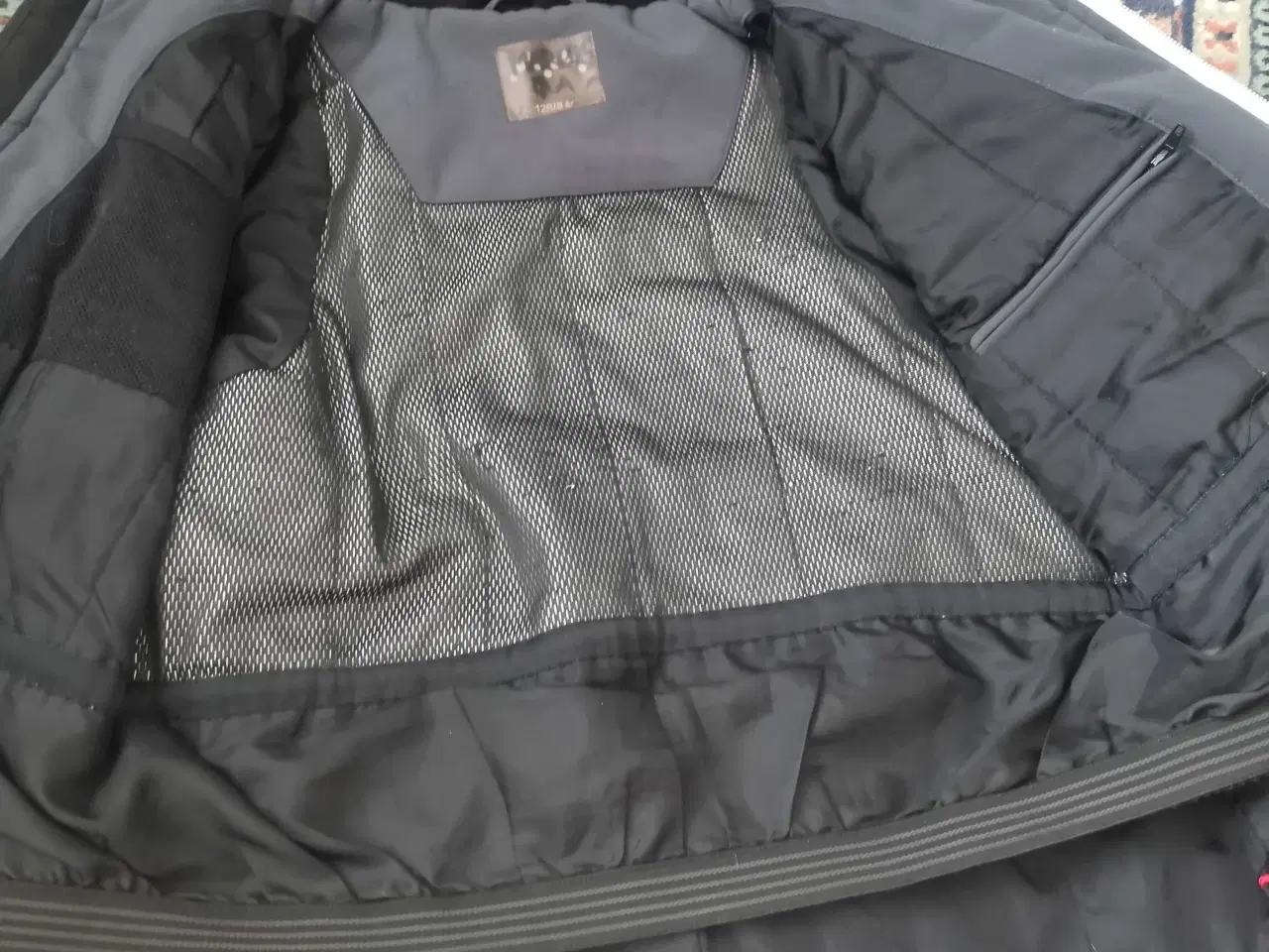 Billede 2 - Jakker til Børn 5 kr pr stk 🌸