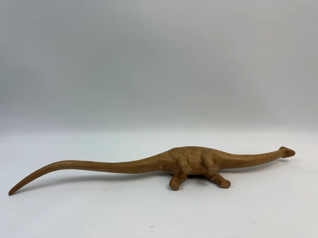 Billede 9 - Dinosaur figur / skulptur i massiv træ