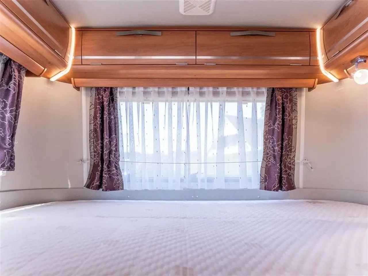 Billede 15 - 2019 - Hymer Eriba Touring Troll 535 GT   Yderst velholdt vogn med hævetag og meget udstyr