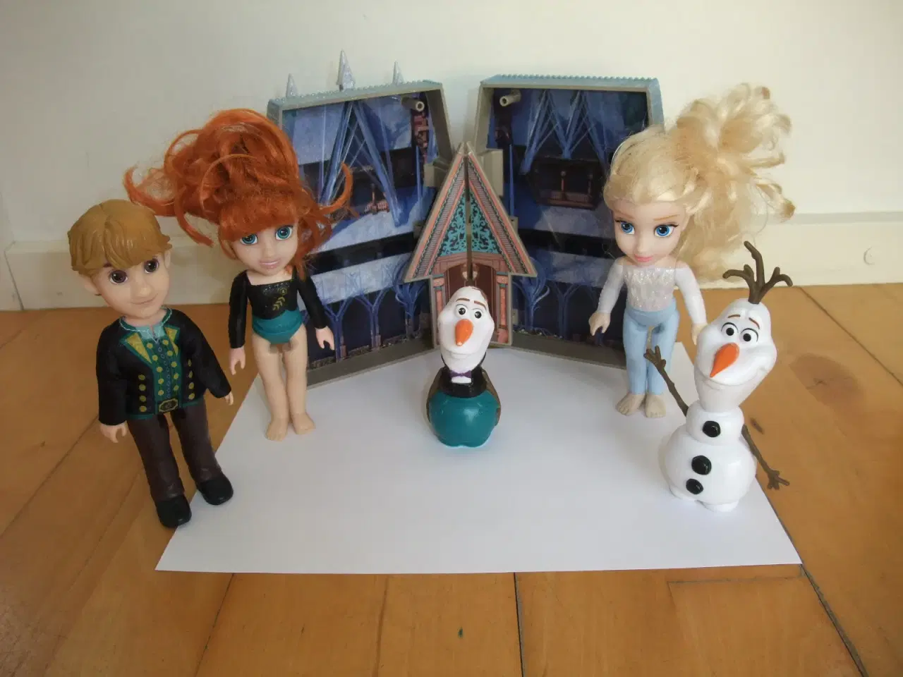 Billede 2 - Frost/Frozen Hus og Figurer