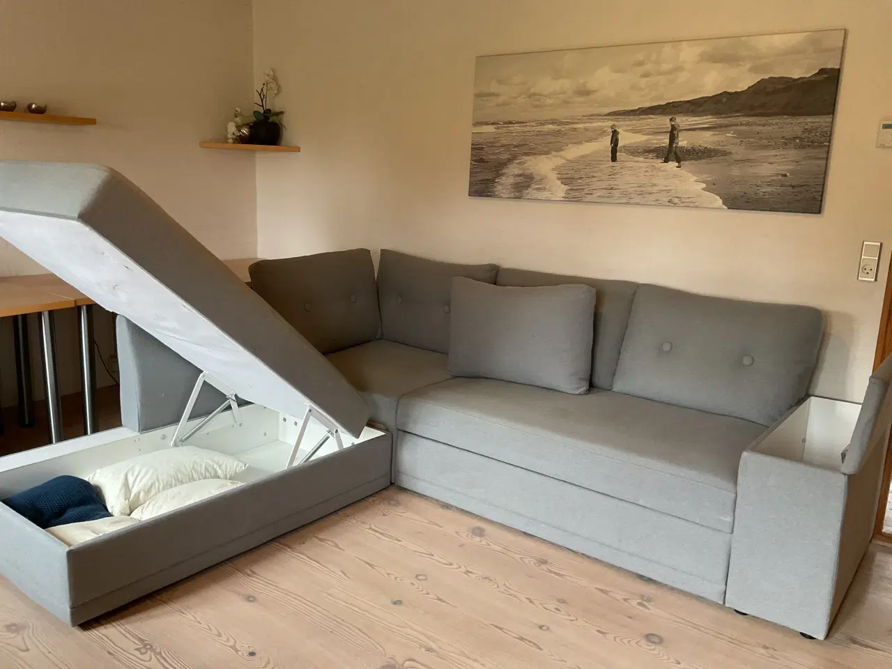 Billede 4 - Lys grå sovesofa fra Ilva incl top madras