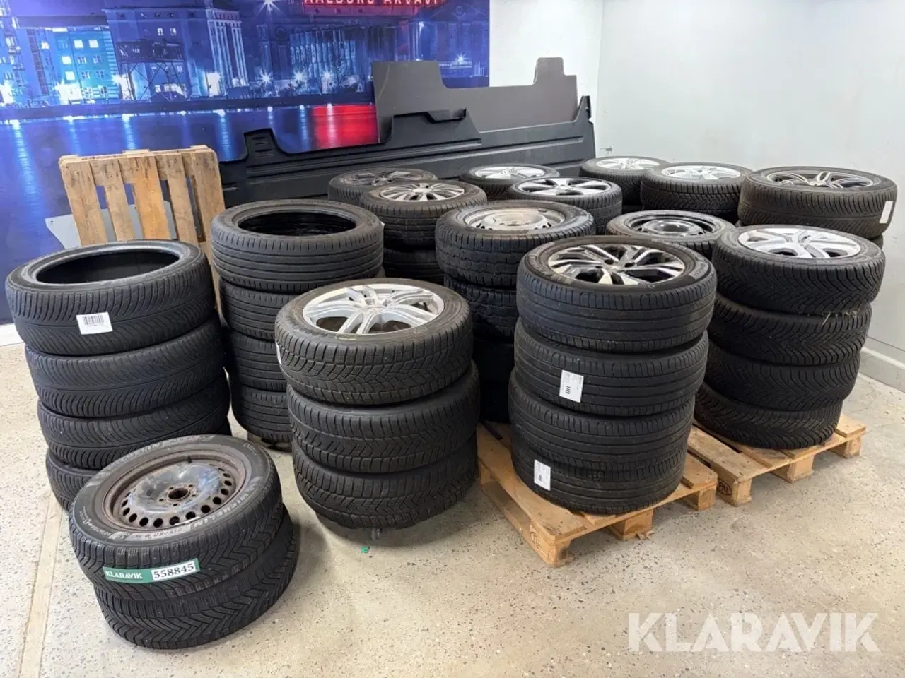 Billede 1 - Lot - komplethjul og løse dæk - 13 sæt