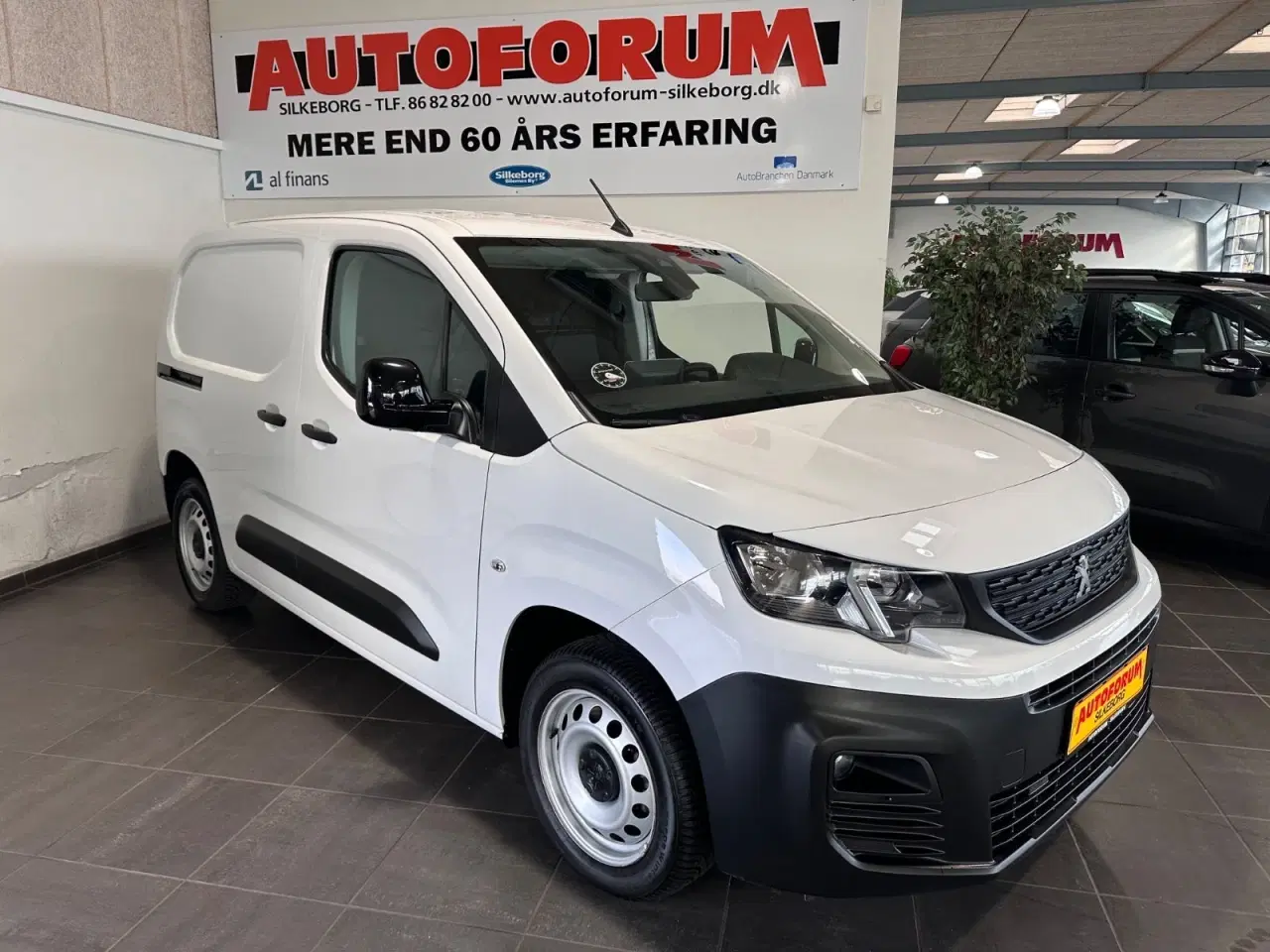 Billede 1 - Peugeot Partner 1,5 BlueHDi 130 L1V1 Plus EAT8 Van