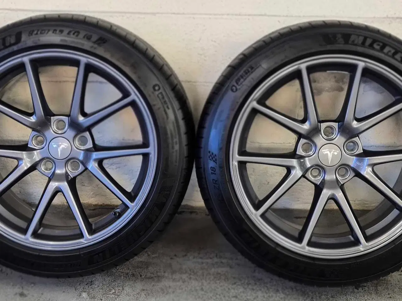 Billede 10 - TESLA MODEL 3 ORIGINAL ALUFÆLGE MED SOMMERDÆK NYE