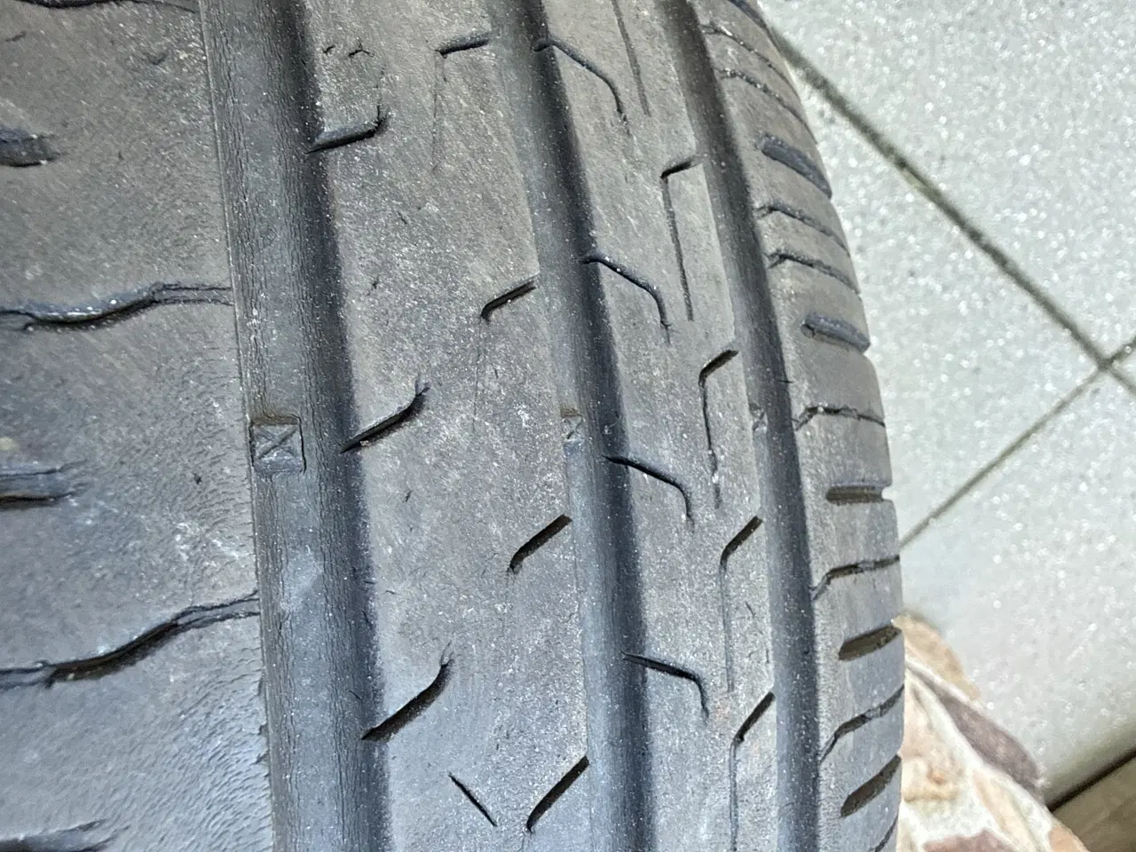 Billede 3 - Sommerdæk på alufælge