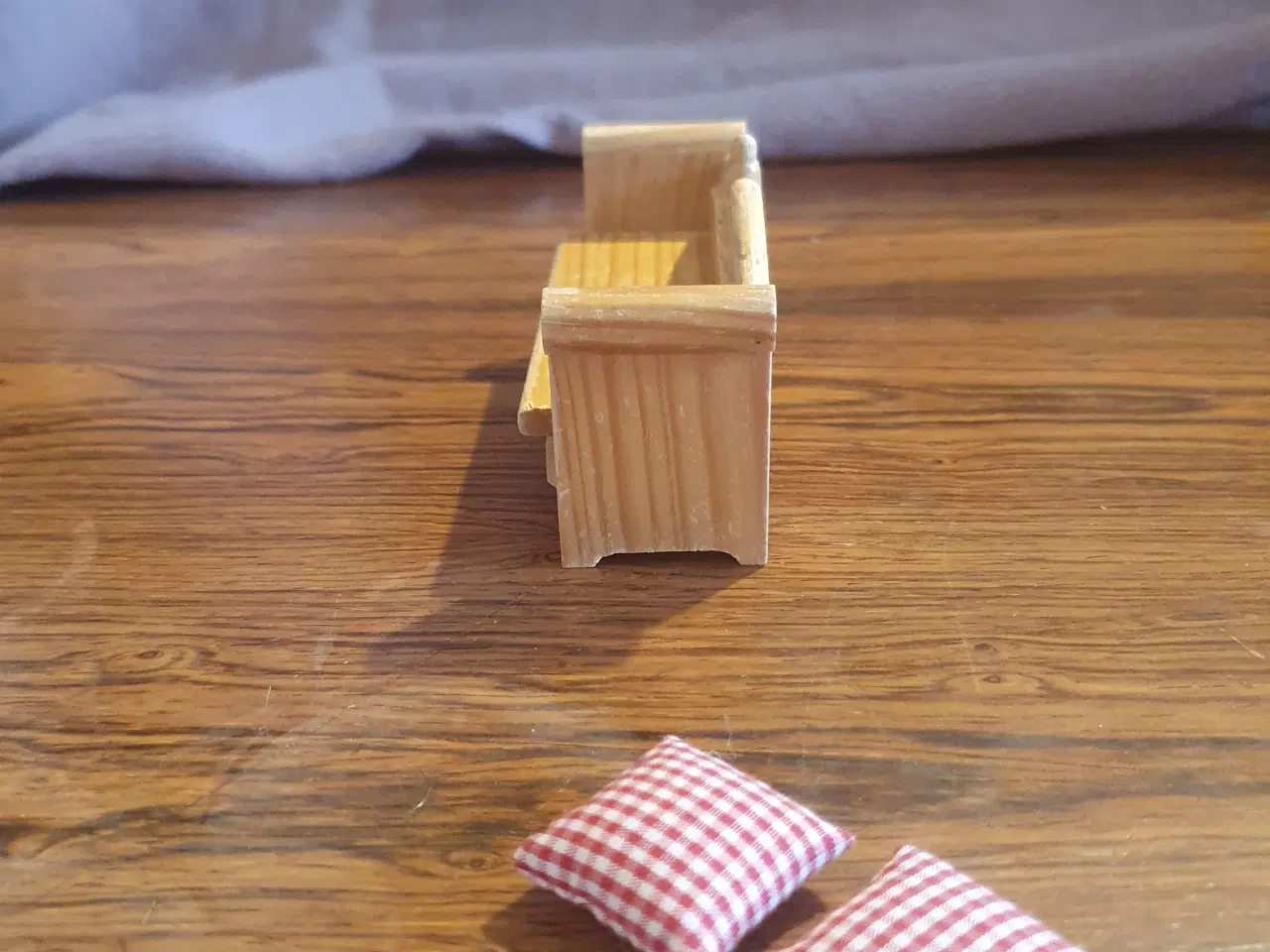 Billede 5 - Lundby køkken bænk 
