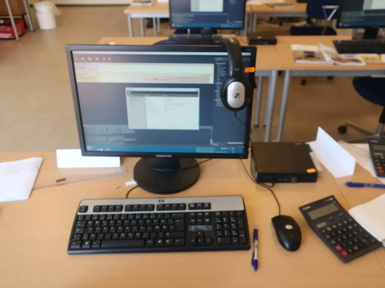 Billede 1 - HP 22" skærm m. tastatur SynchMaster 2243 (PC medfølger ikke)