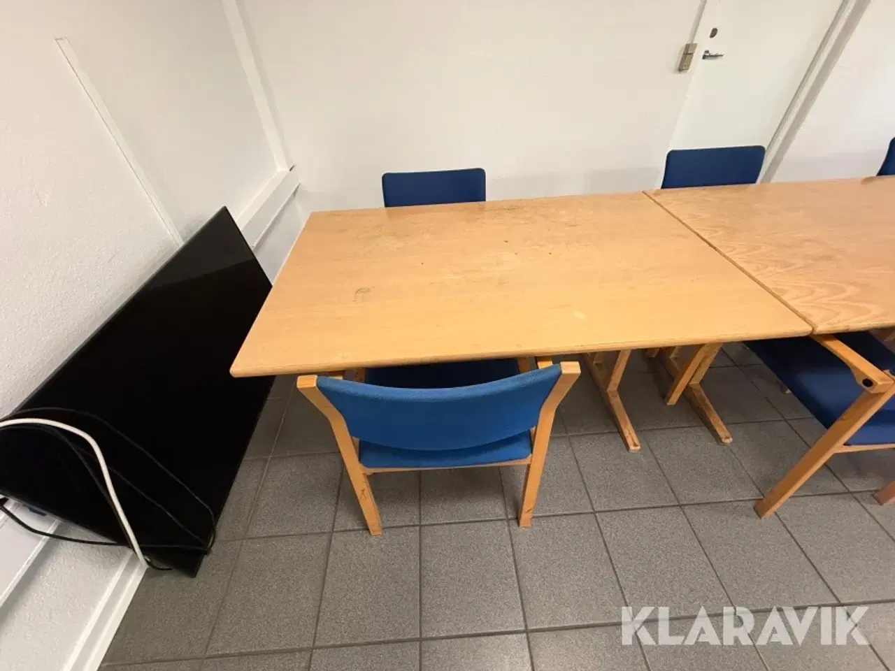 Billede 10 - Kantine bord.3 styk inkl 8 stole