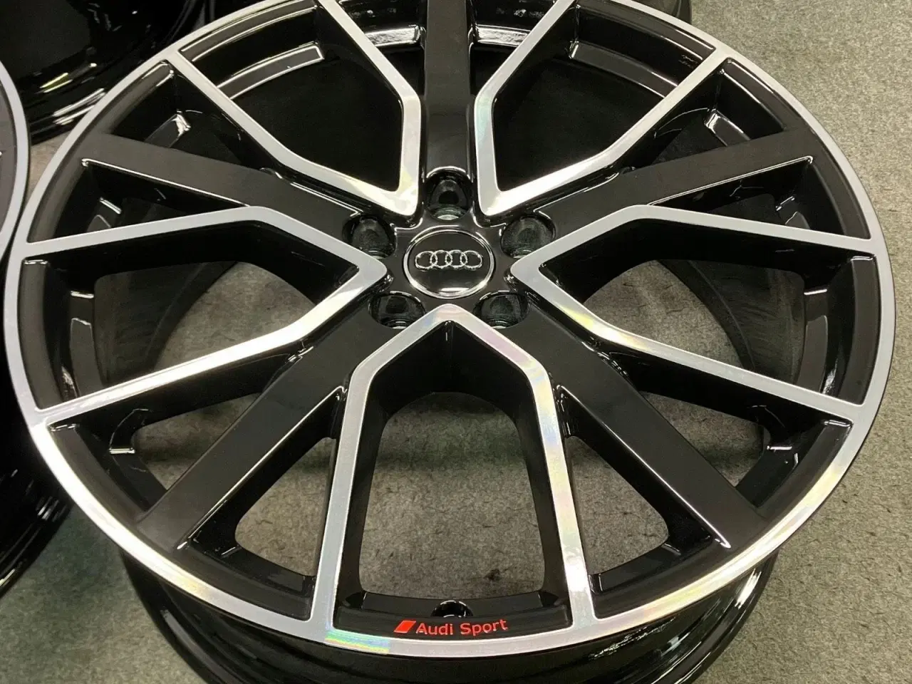 Billede 5 - ALUFÆLGE AUDI Q5 20"