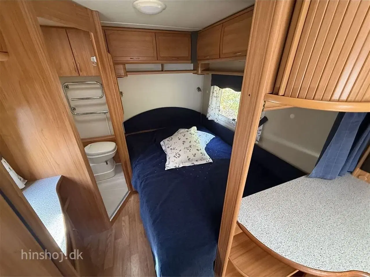 Billede 2 - 2004 - Polar   Fin ældre vintervogn med bla mover og fortelt fra Hinshøj Caravan A/S.