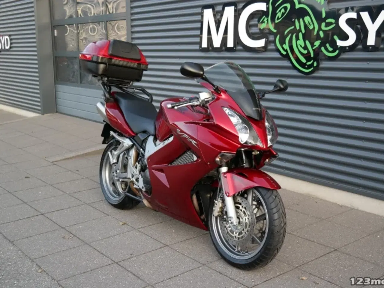 Billede 2 - Honda VFR 800 F MC-SYD       BYTTER GERNE