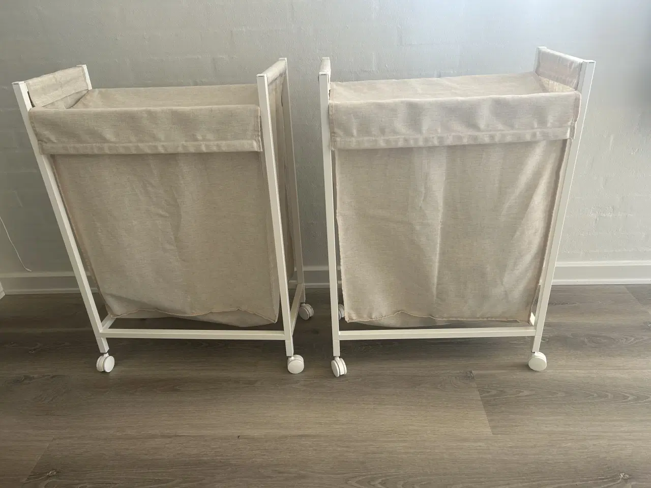 Billede 1 - 2 x Vasketøjspose med hjul, hvid, 80 l