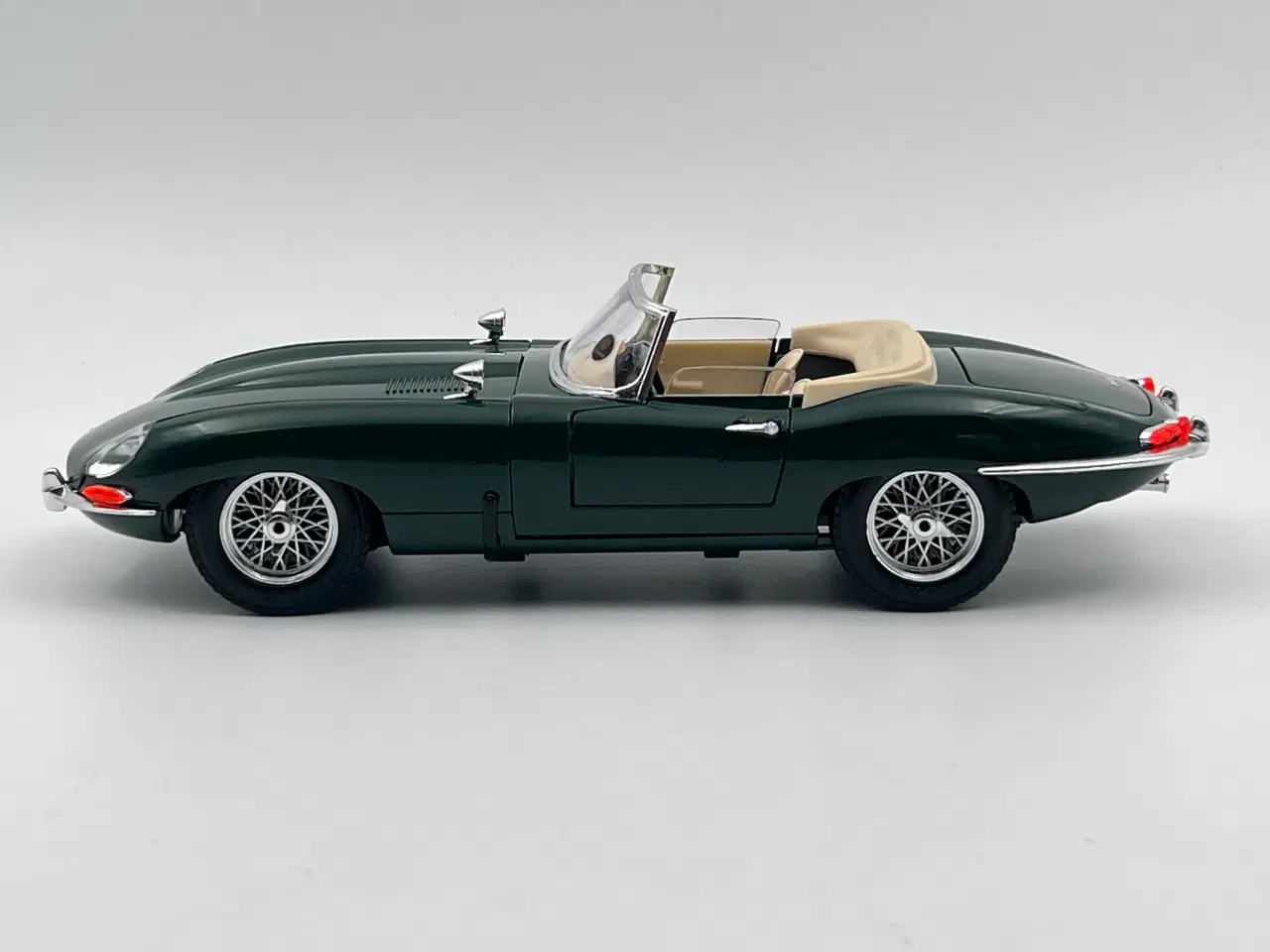 Billede 2 - 1961 Jaguar E-Type Cabriolet - 1:18