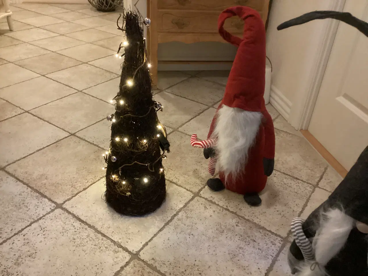 Billede 1 - Nisse med juletræ