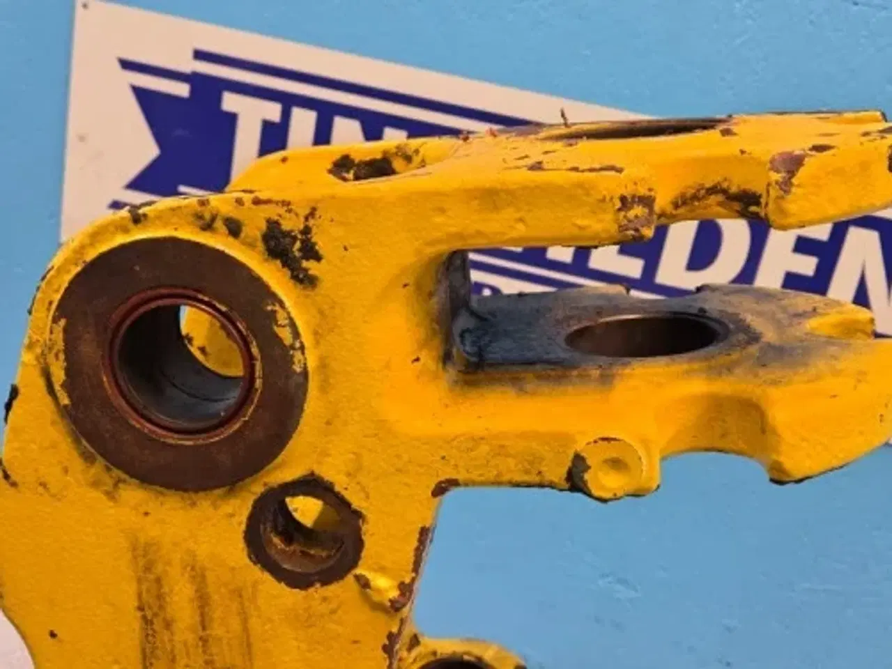 Billede 16 - New Holland LB115B Beslag 85803623