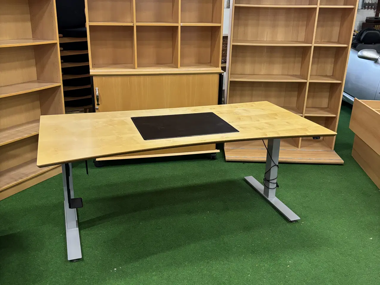 Billede 1 - Skrivebord, justerbart, elektrisk, god kvalitet