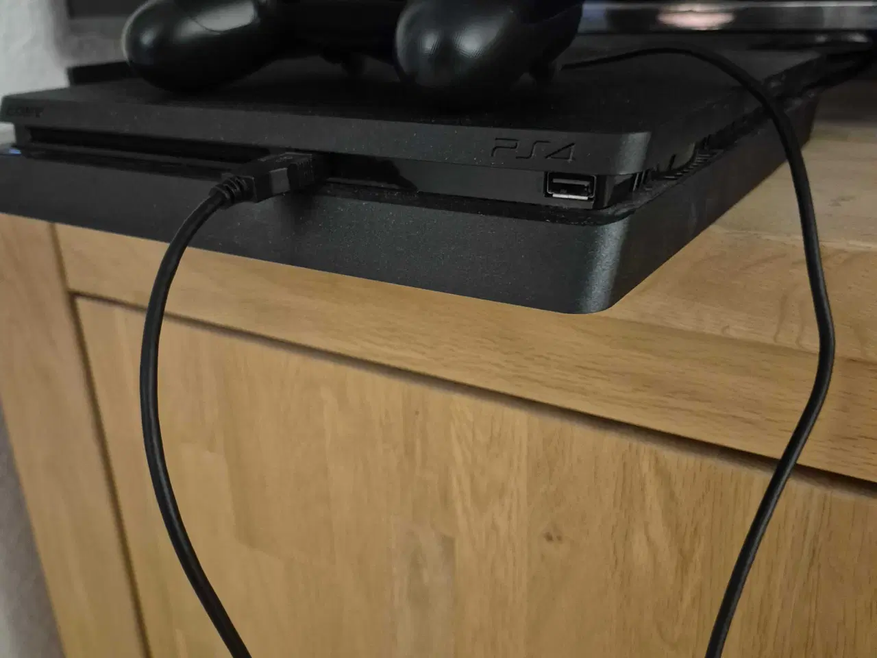 Billede 1 - Ps 4 sælges