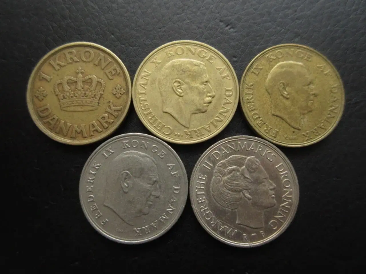 Billede 1 - 1 kroner fra forskellige serier 1924-1989, 5 stk