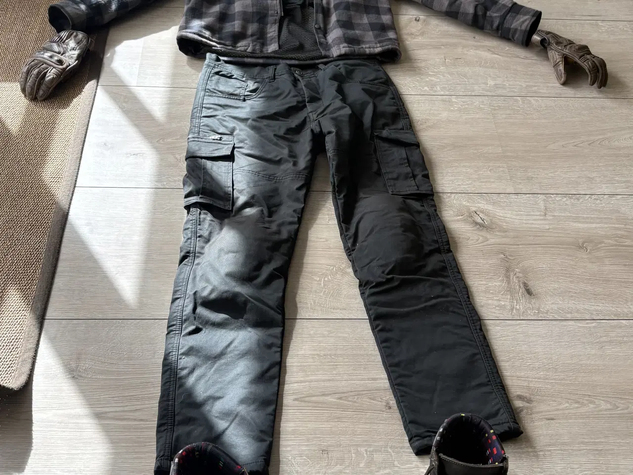 Billede 1 - Mc tøj sælges.