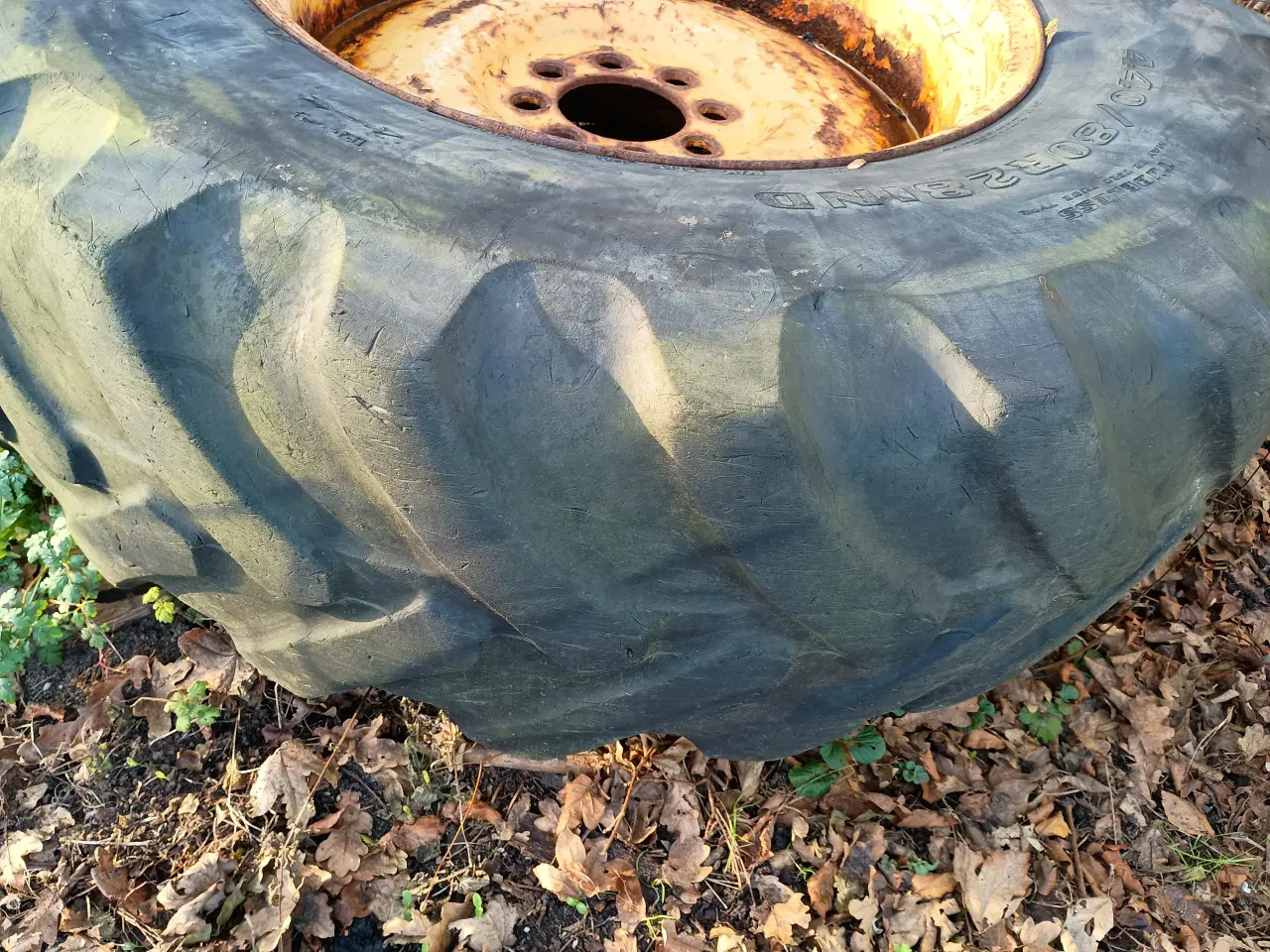 Billede 5 - 28 tommer bagdæk til gravemaskine 