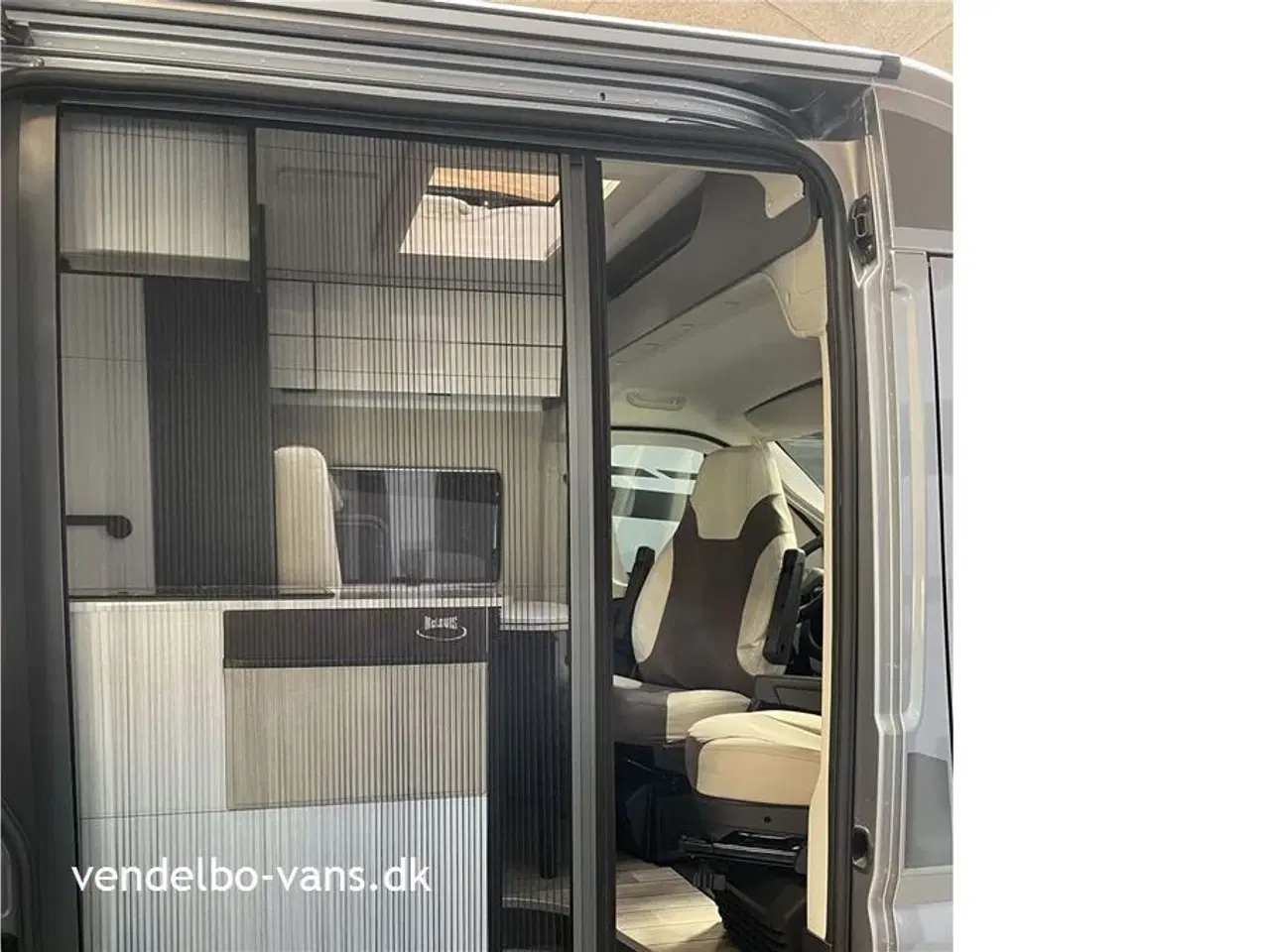 Billede 20 - 2026 - McLouis Menfys Van 1 KUN 541 cm lang - 205 cm bred og 265 cm høj