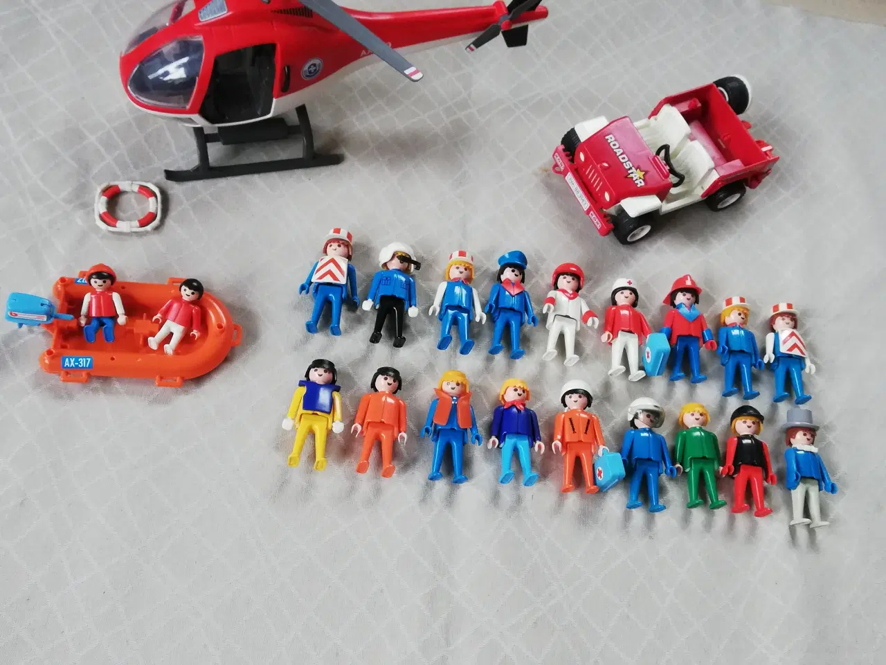 Billede 2 - Geobra figurer, helikopter, bil, båd