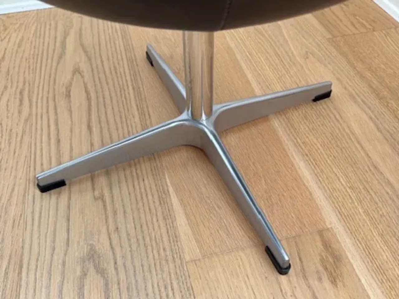 Billede 12 - Lounge drejestol med fodskammel