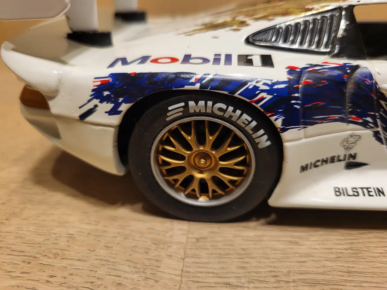 Billede 3 - Modelbil, Porsche 911 GT1 Le Mans 1996, skala 1/18