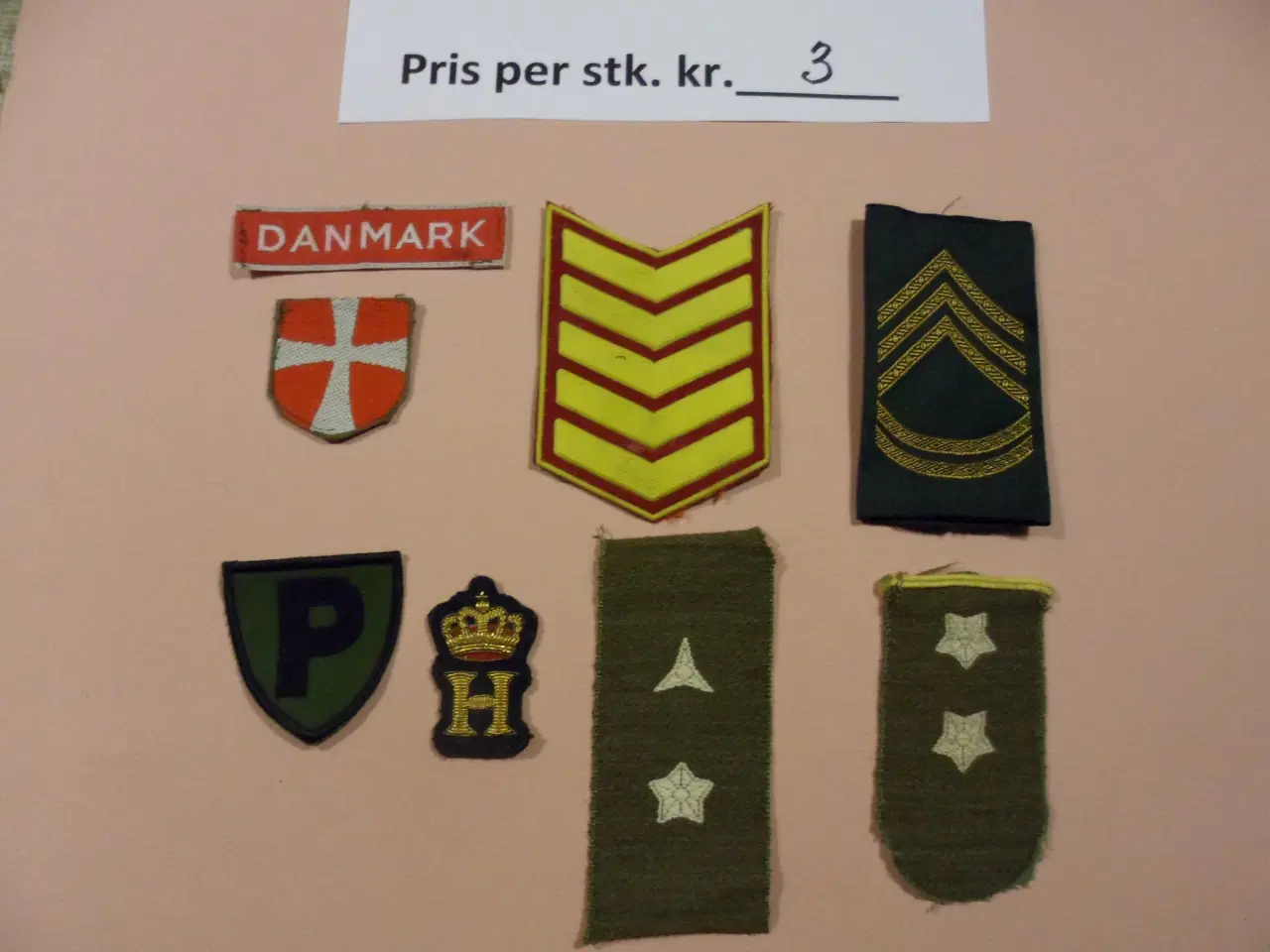 Billede 11 - Regimentsmærker m. m.