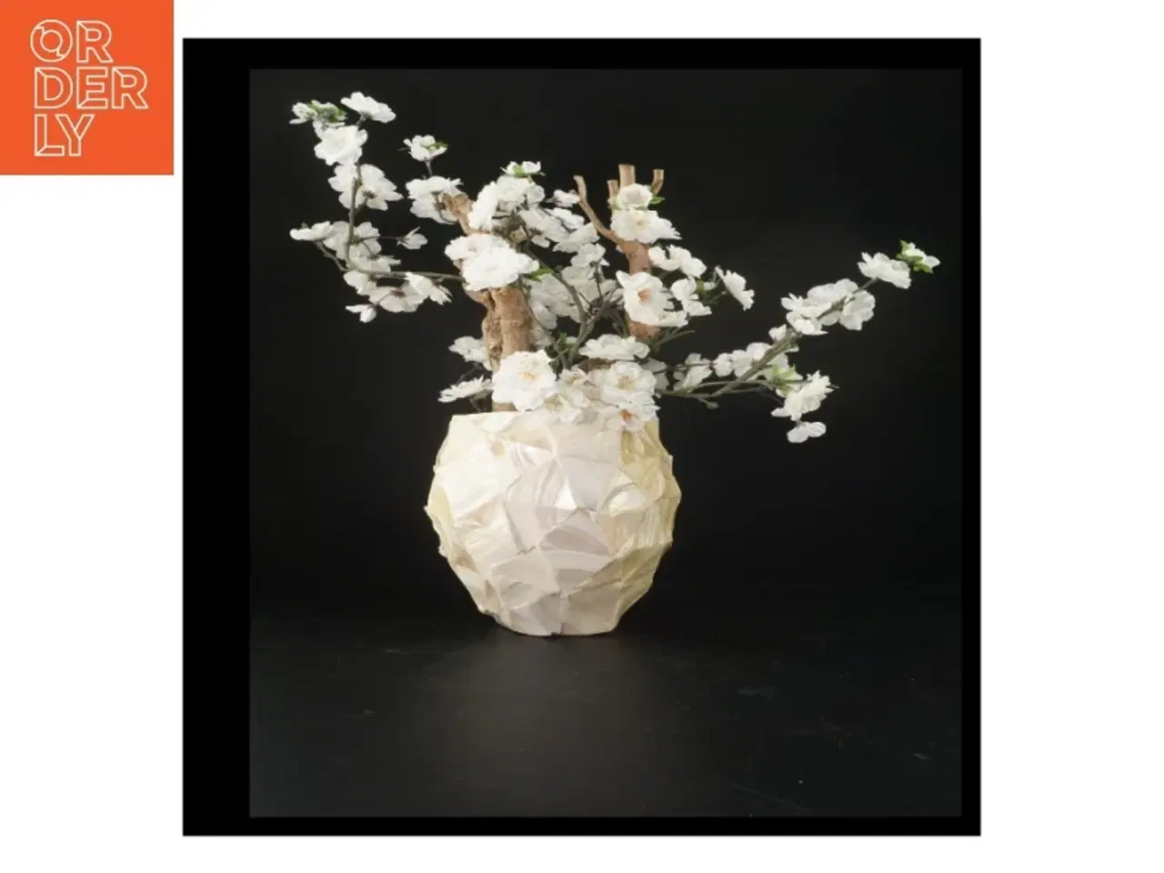 Billede 1 - Blomsterarrangement smukt og dekorativt (str. 50 cm)